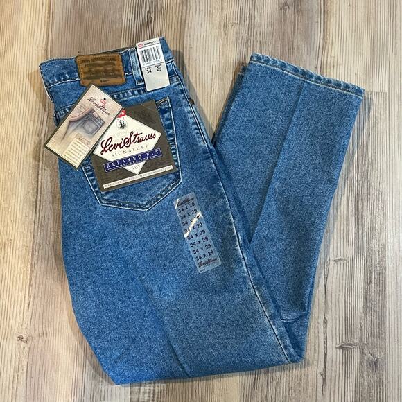Levi's Vintage NWT 540 Cheeky Tapered Jeans - size 34 - Picture 1 of 7